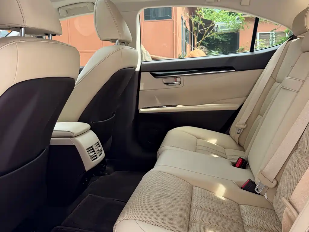 Lexus ES 2015 200 Elite