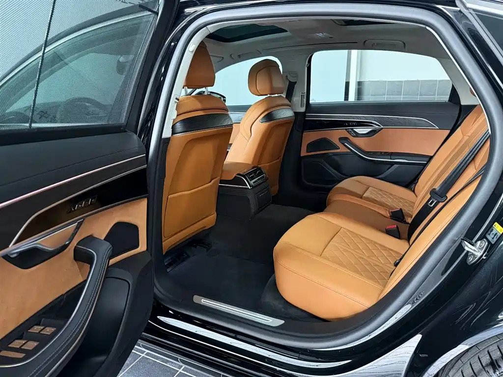 Audi A8 — миниатюра 8