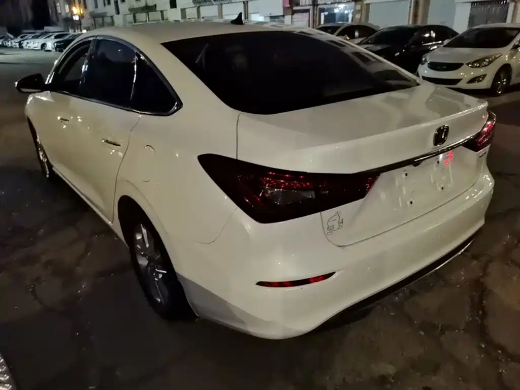 Changan Eado — миниатюра 5