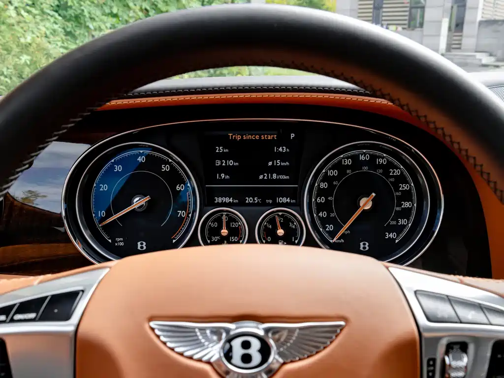 Bentley Flying Spur — миниатюра 9