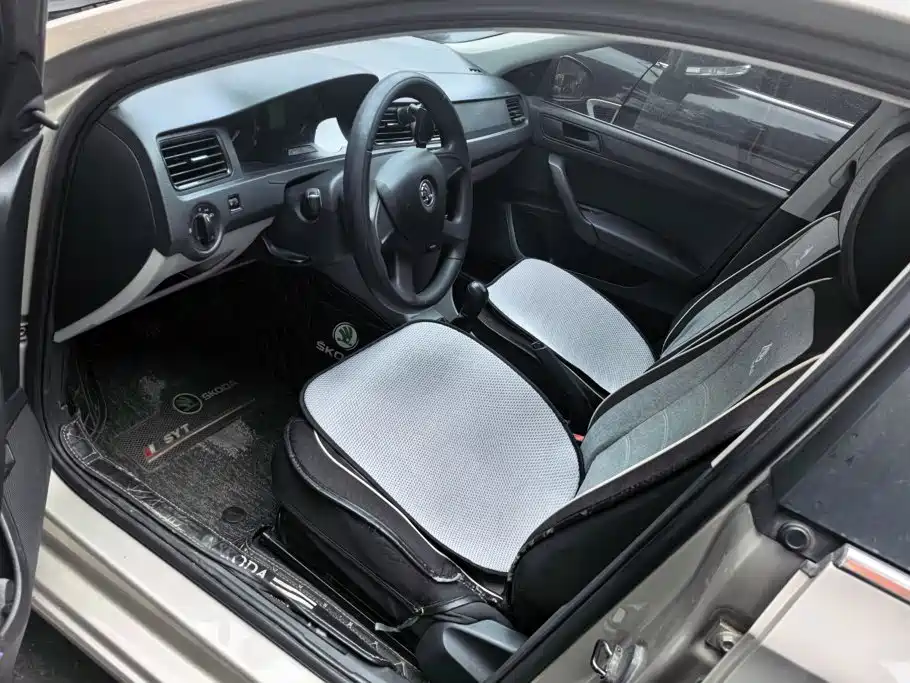 Skoda Rapid — миниатюра 9