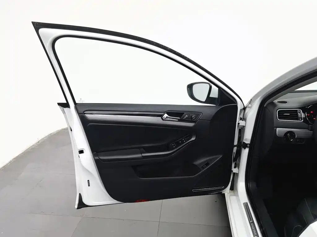 Volkswagen Sagitar — миниатюра 8
