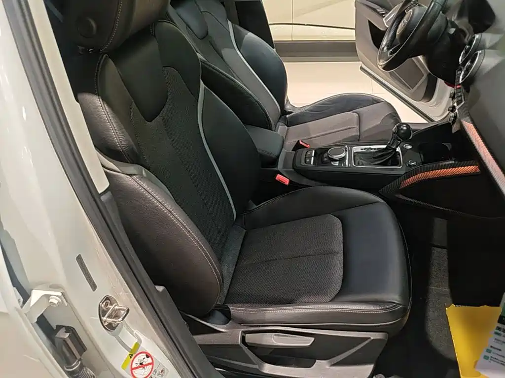 Audi Q2L e-tron — миниатюра 20