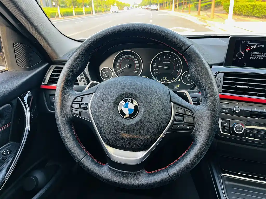 BMW 3 Series — миниатюра 7