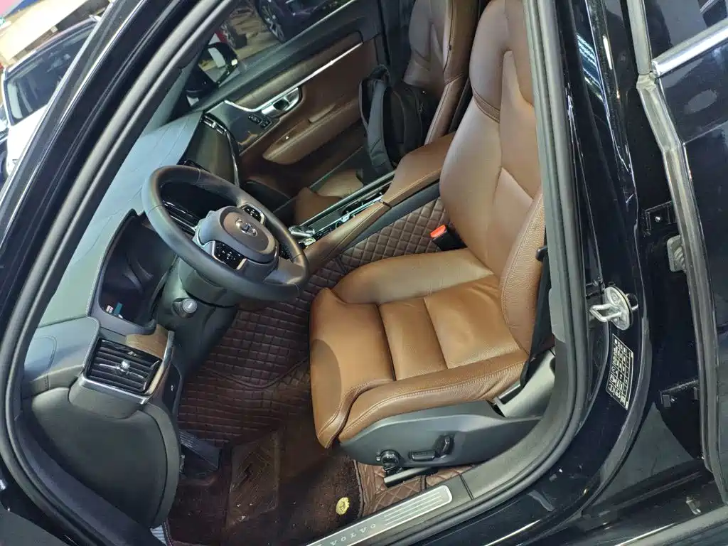 Volvo S90 2023 B5 Luxury