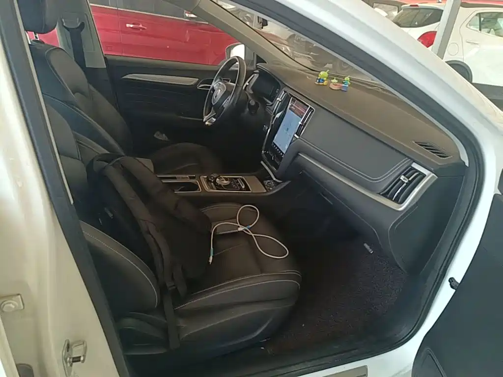 Roewe i6 New Energy — миниатюра 25