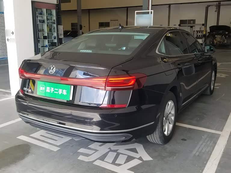 Volkswagen Passat 1.4 л 2025 г. Чёрный, пробег 48000 км
