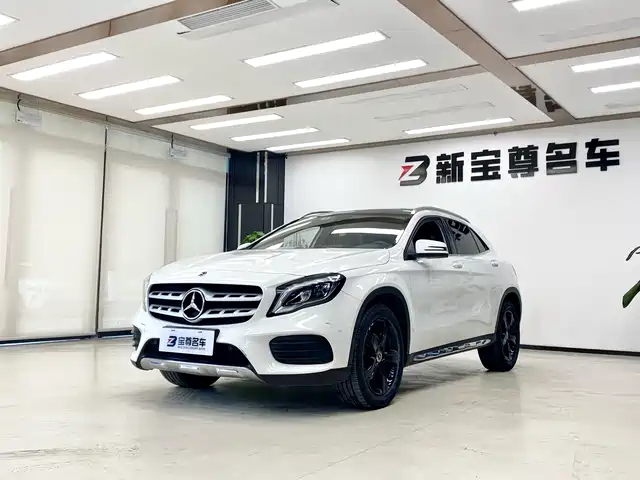MERCEDES-BENZ GLA 2019