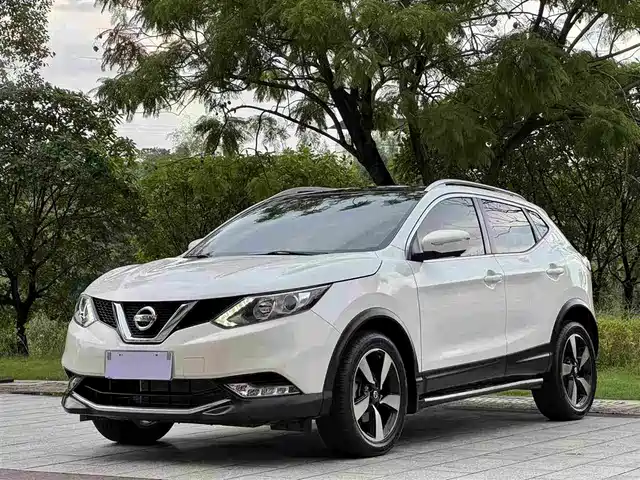 NISSAN QASHQAI 2018