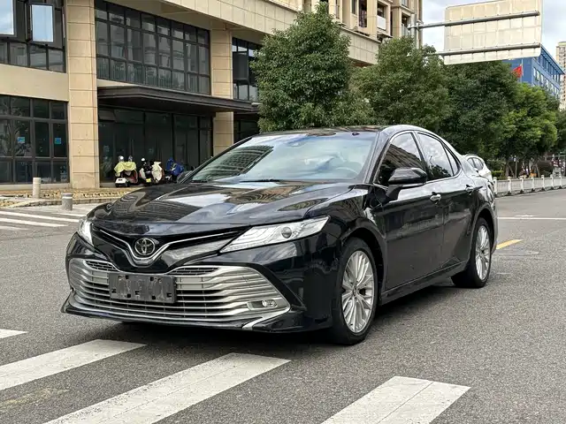 TOYOTA CAMRY 2020
