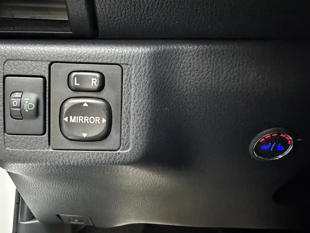 TOYOTA YARIS L ZHIXUAN