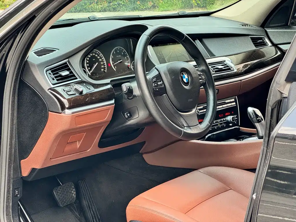 BMW 5 Series GT — миниатюра 16