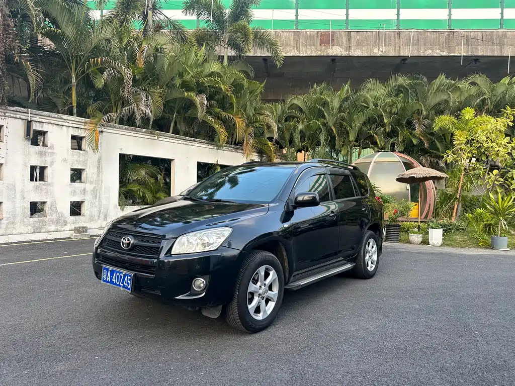 Toyota RAV4 2011