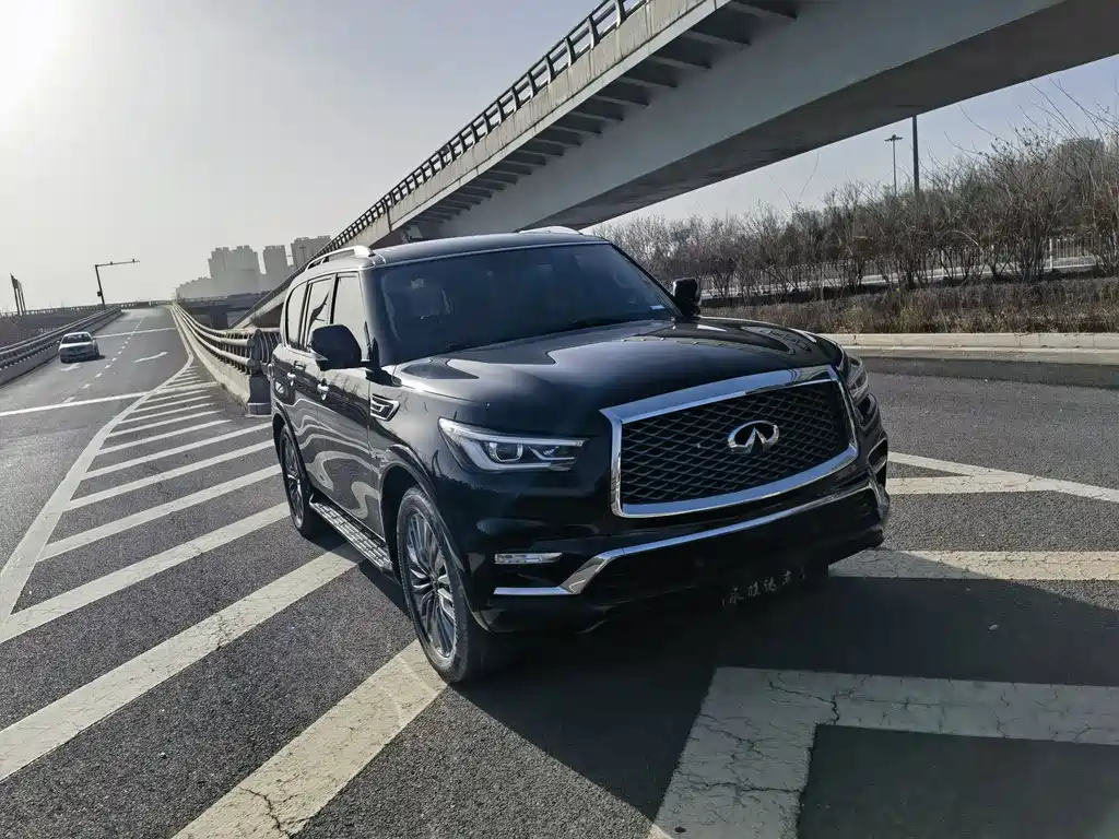 INFINITI QX80