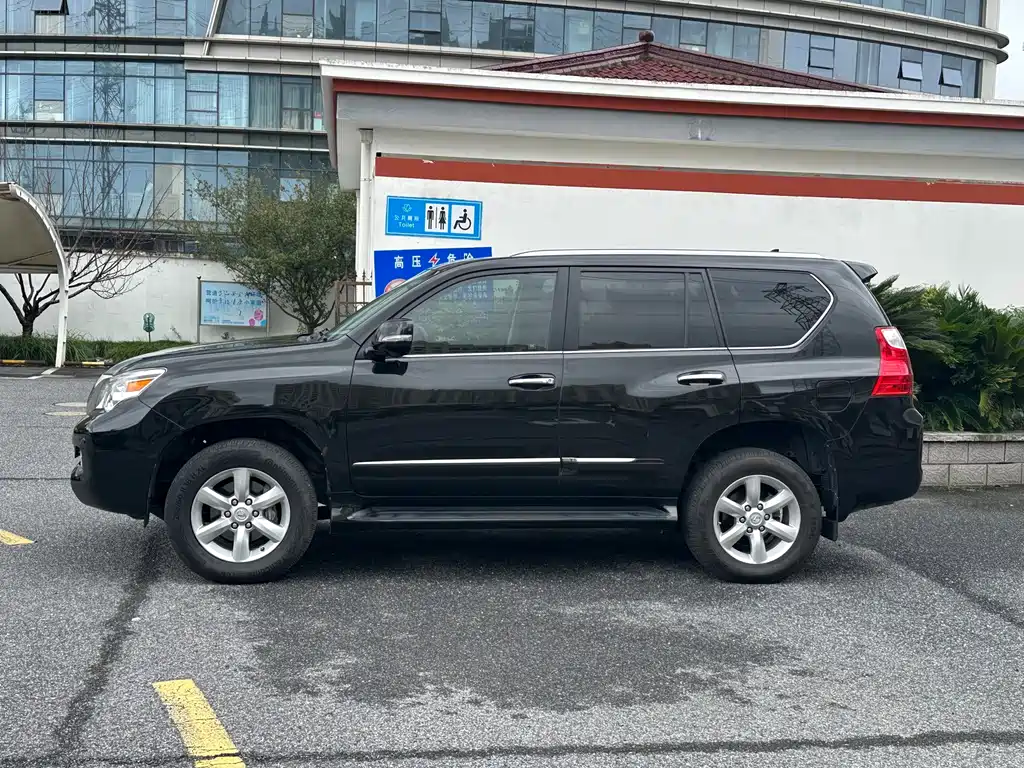 Lexus GX — миниатюра 8