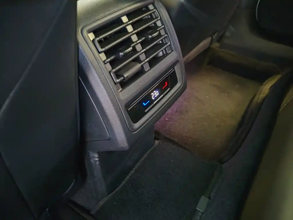 Volkswagen Golf — миниатюра 35