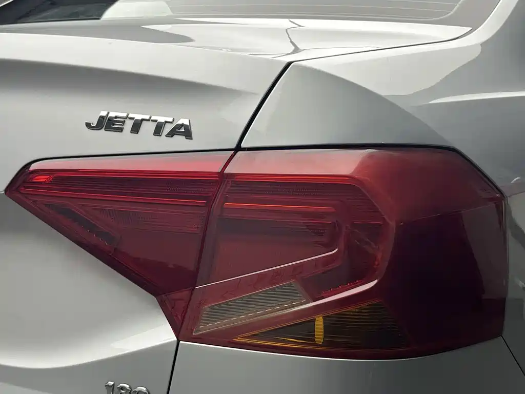 Volkswagen Jetta — миниатюра 24