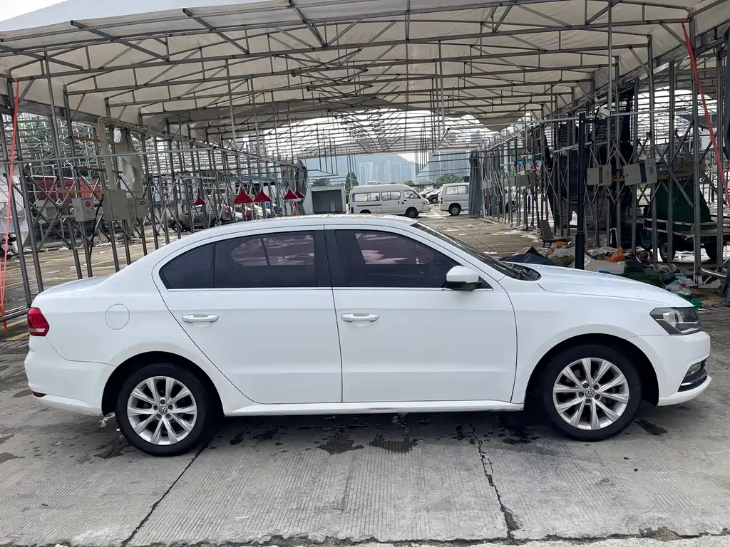 Volkswagen Lavida — миниатюра 4