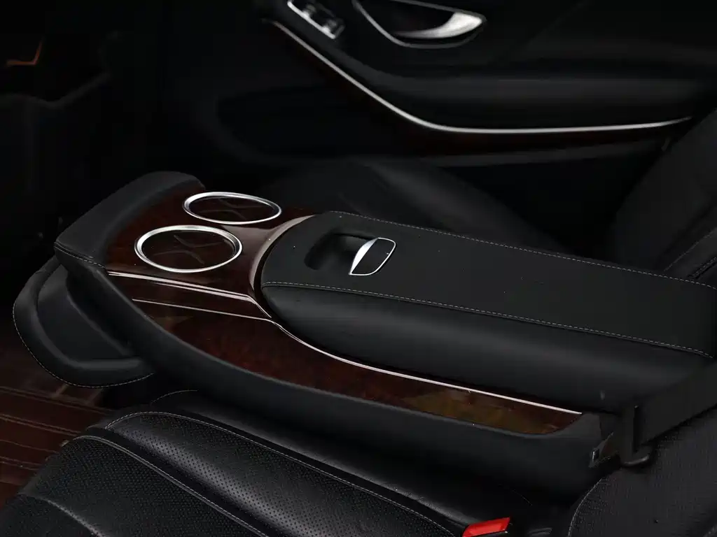 Mercedes-Benz S-Class — миниатюра 12