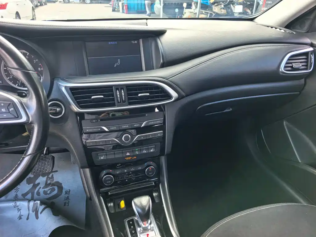 Infiniti QX30 — миниатюра 15