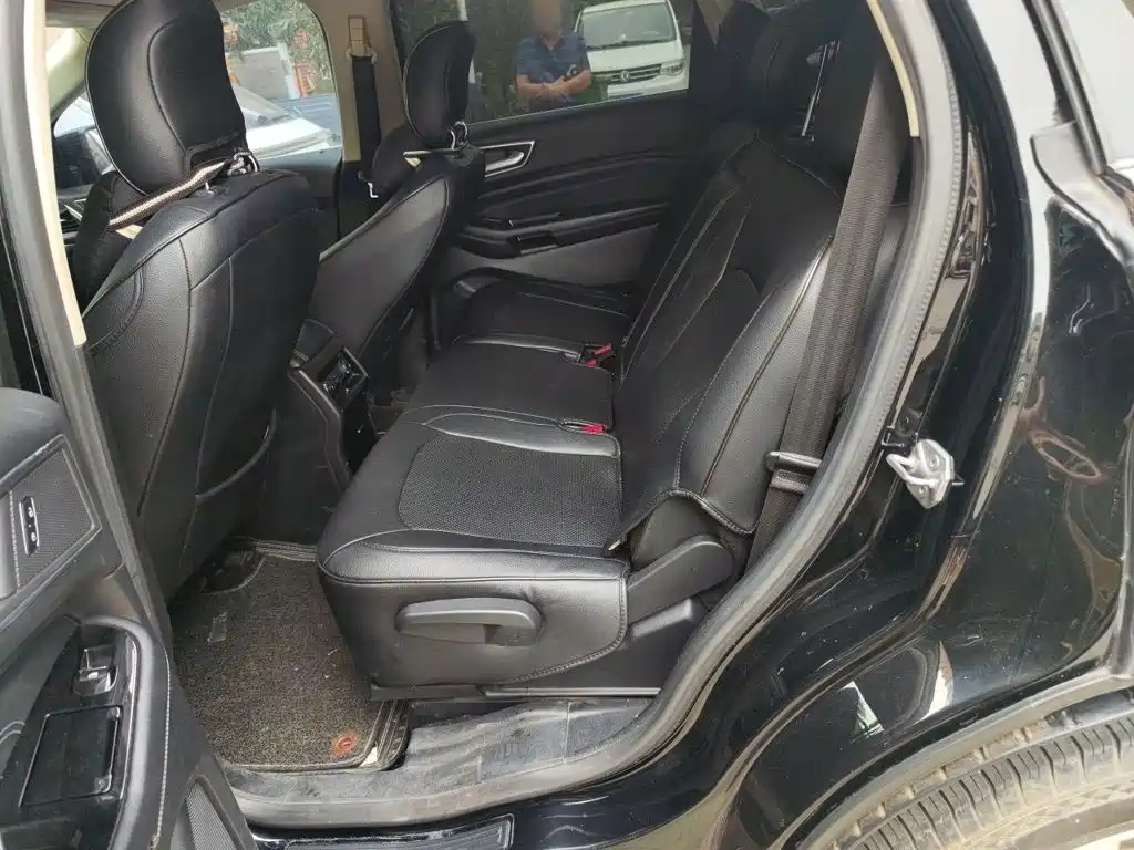 Ford Edge — миниатюра 13