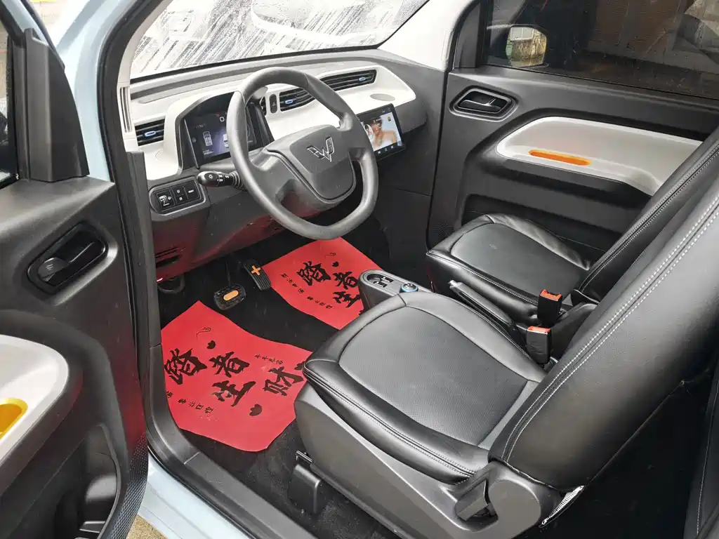 Wuling MINIEV — миниатюра 8