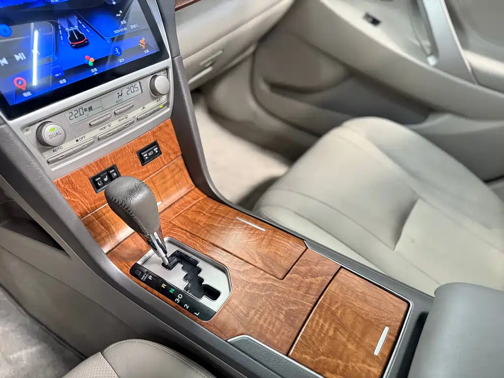 Toyota Camry 2010 200G Luxury