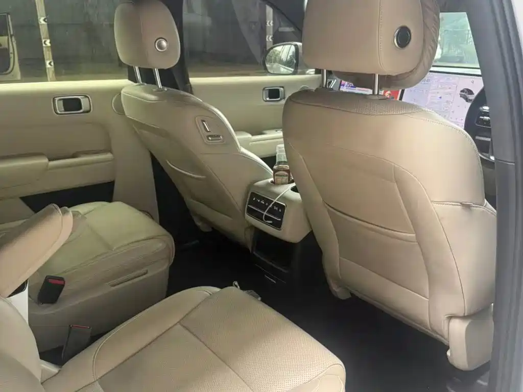Li Auto Li L8 — миниатюра 8