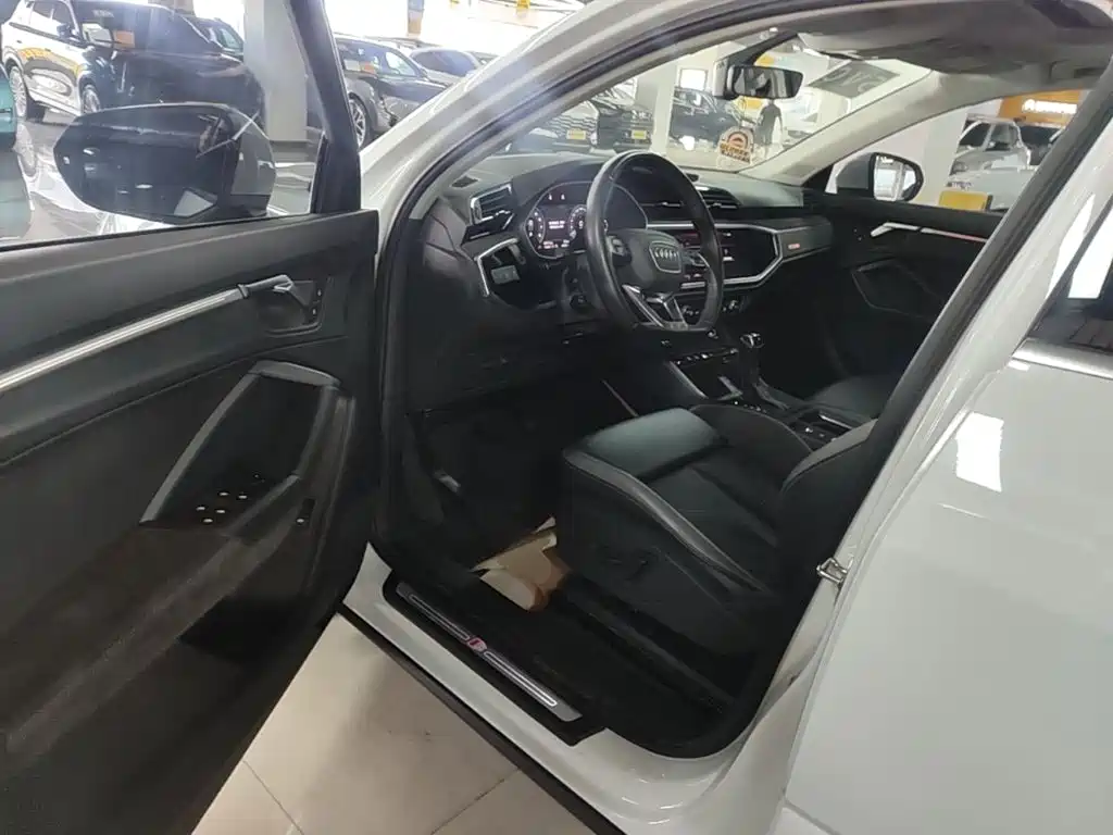 Audi Q3 Sportback — миниатюра 16
