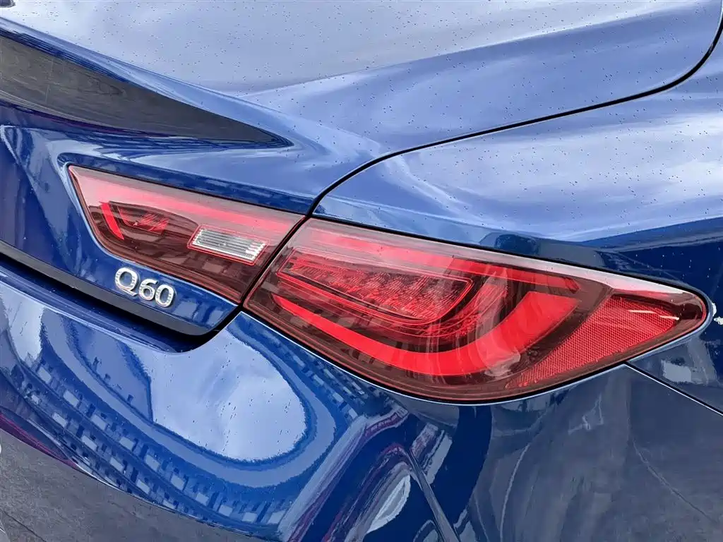 Infiniti Q60 2017 2.0T Luxury