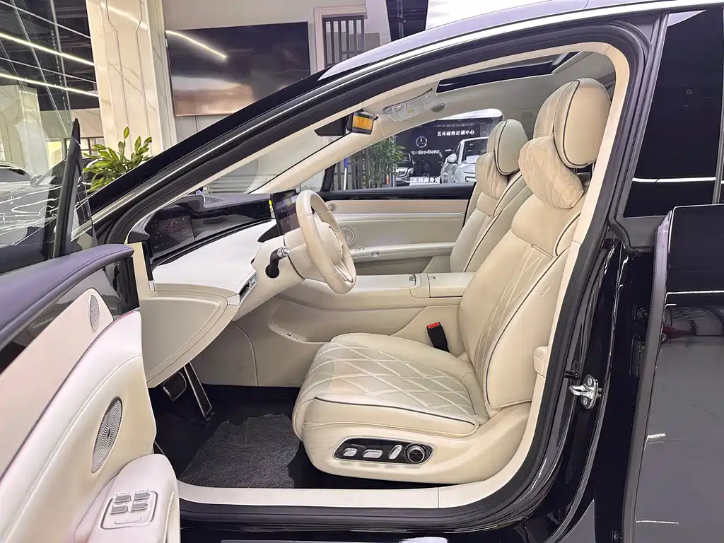 AITO ENJOY THE WORLD S9