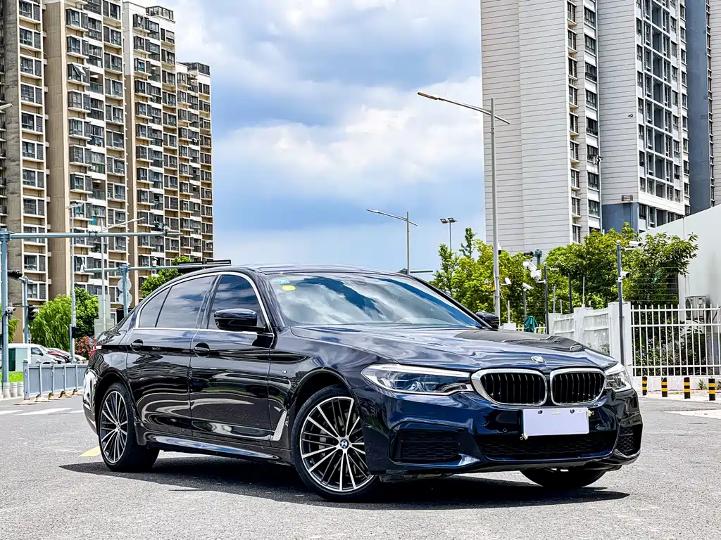 BMW  5 SERIES