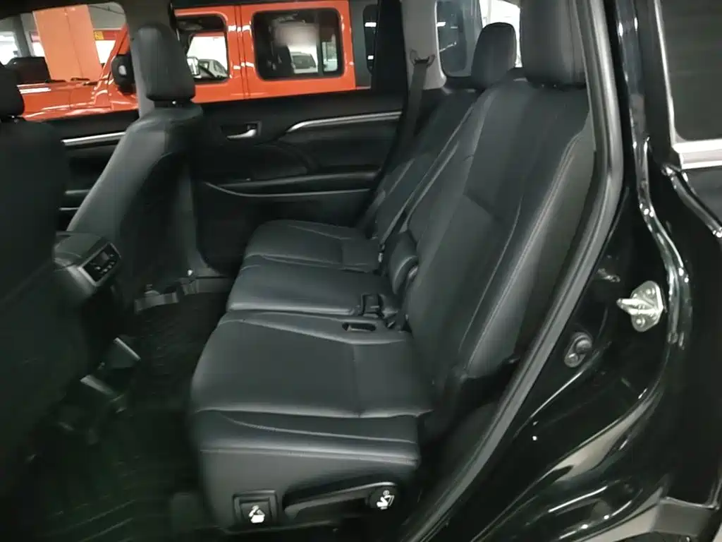 Toyota Highlander — миниатюра 17