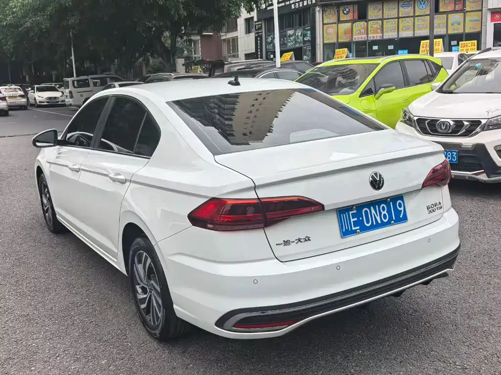 Volkswagen Bora 2025 200TSI DSG