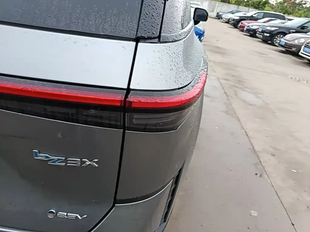 Toyota bZ3X — миниатюра 8
