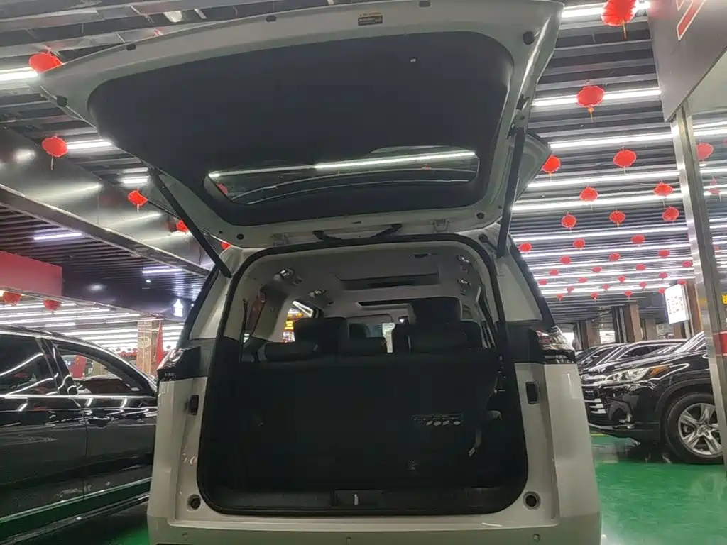 GAC Motor Trumpchi E8 PHEV — миниатюра 19