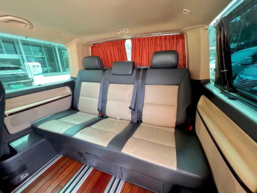 Volkswagen Multivan — миниатюра 10