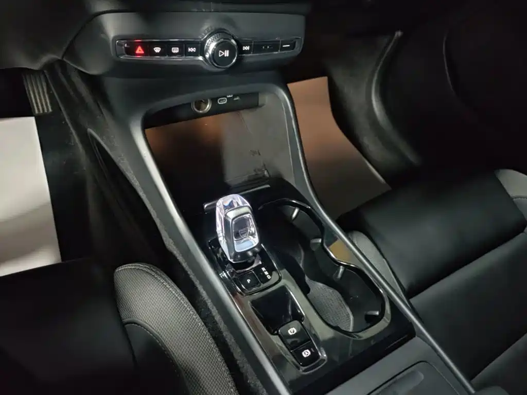 Volvo XC40 — миниатюра 14