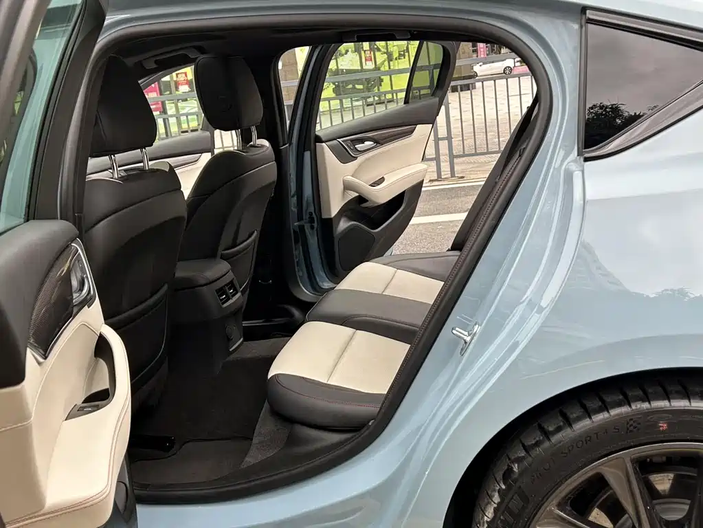 Cadillac CT5 — миниатюра 14