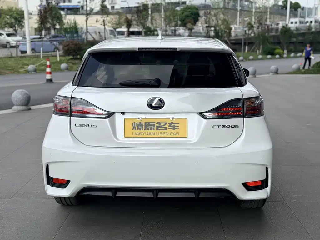 Lexus CT — миниатюра 6