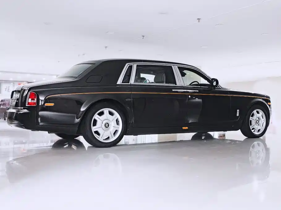 Rolls-Royce Phantom — миниатюра 4
