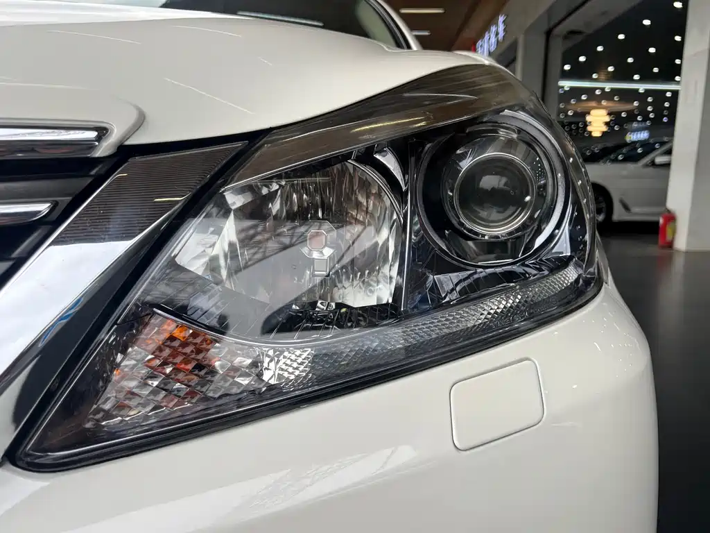 Toyota Crown — миниатюра 14