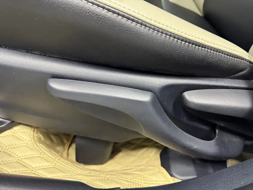 TOYOTA YARIS L ZHIXUAN