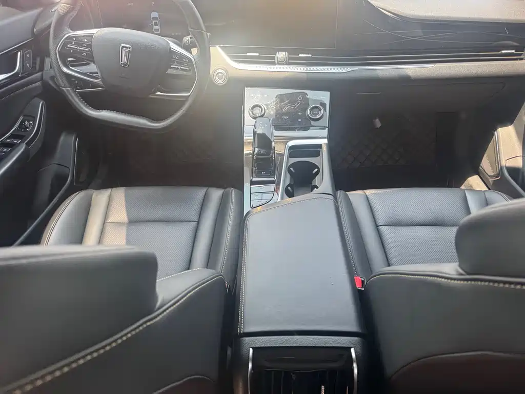 Bestune B70 2023 1.5T AT 70