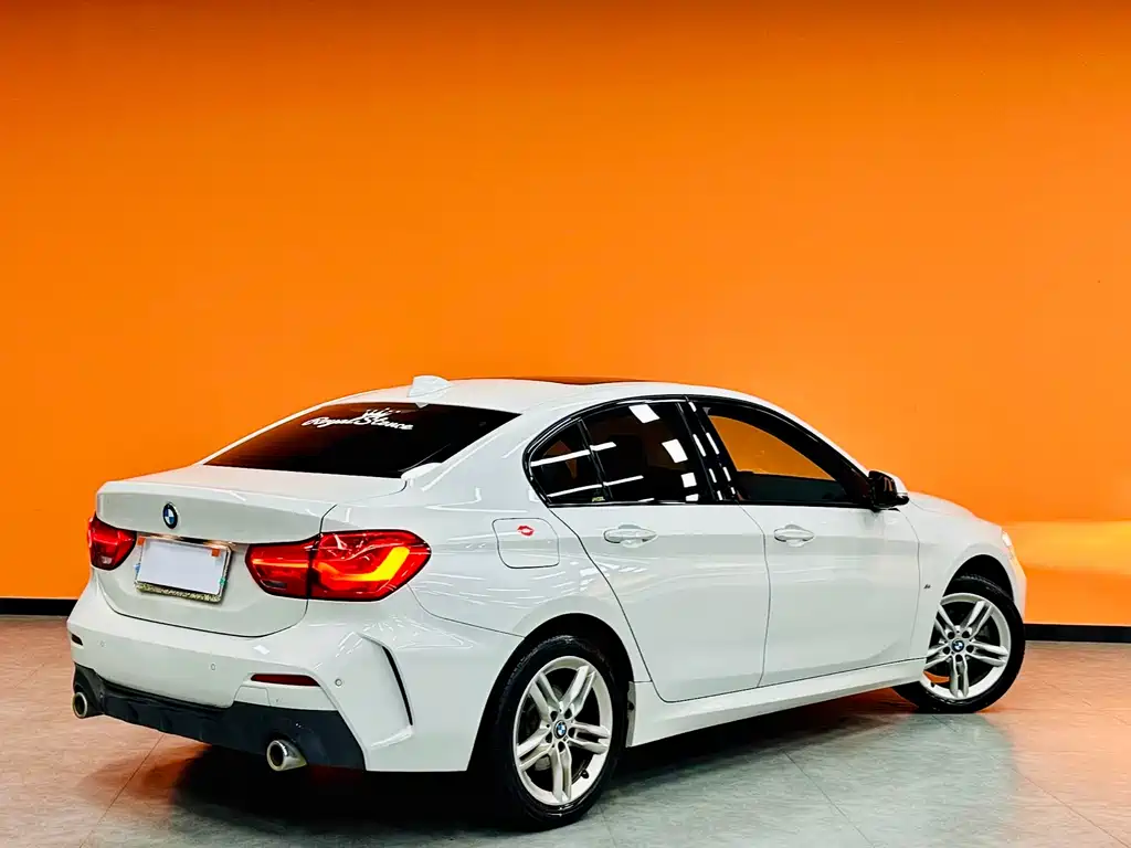 BMW 1 SERIES