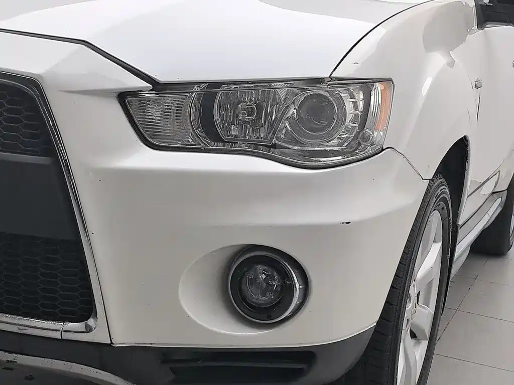 Mitsubishi Outlander (Import) — миниатюра 7
