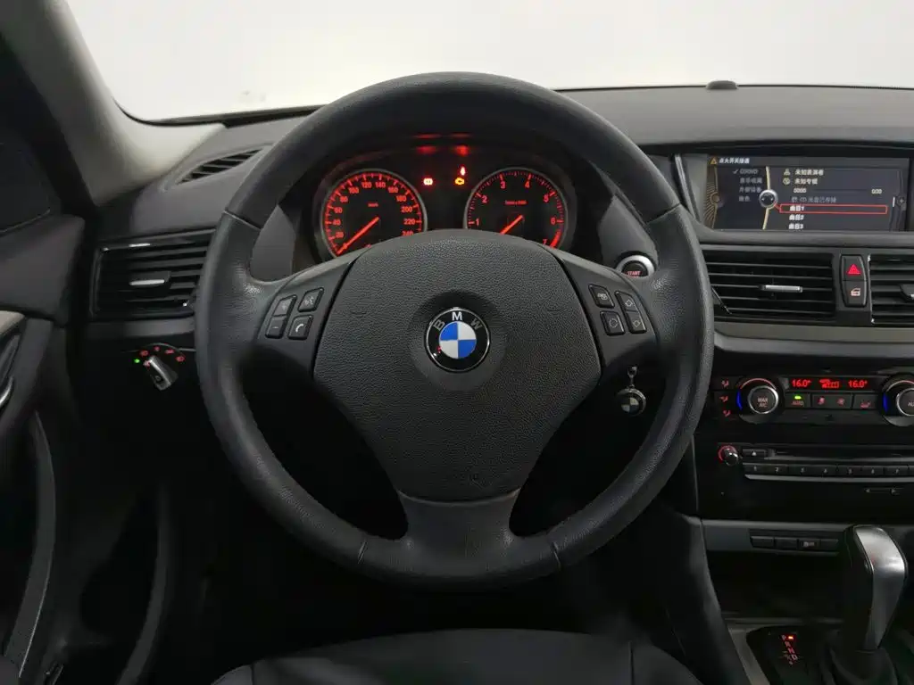 BMW X1 (Import) — миниатюра 11