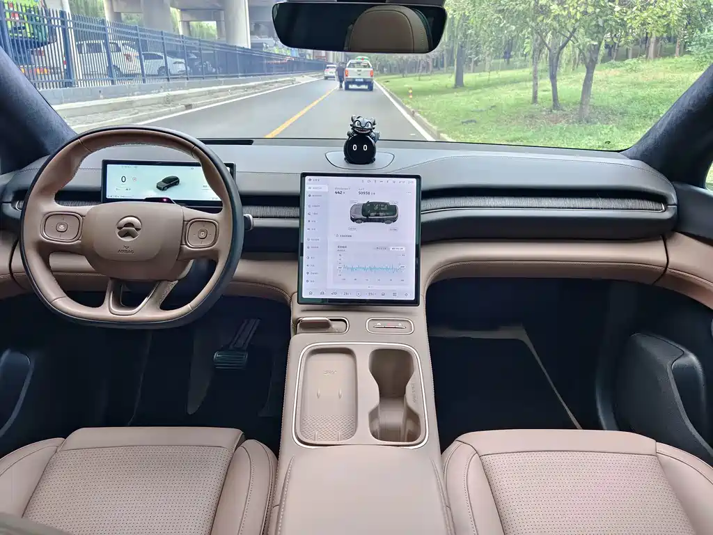 NIO ES6 — миниатюра 11