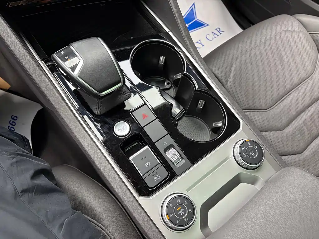 Volkswagen Touareg — миниатюра 14