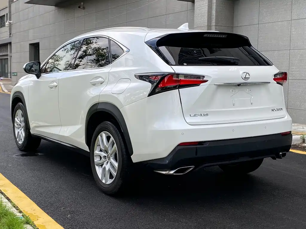 Lexus NX 2016 200